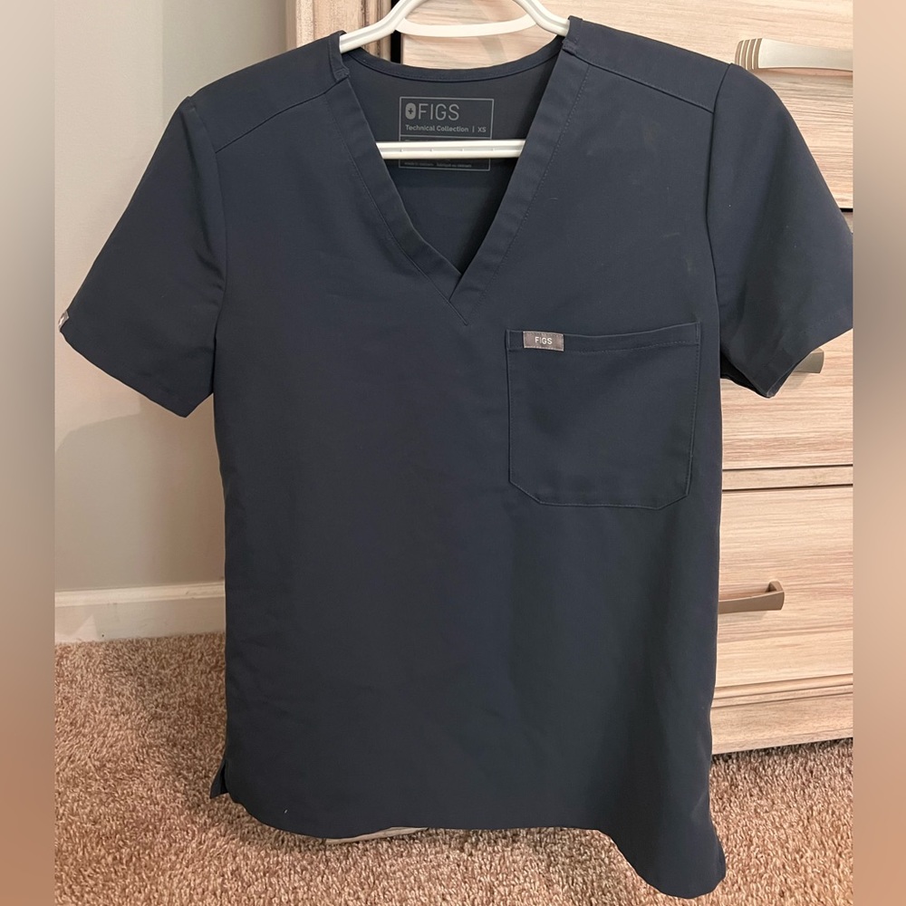 FIGS scrub top ‘night sky’